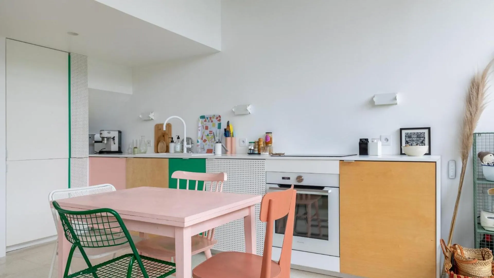 Stylish 2Bd Apartment With Balcony Belleville Paris