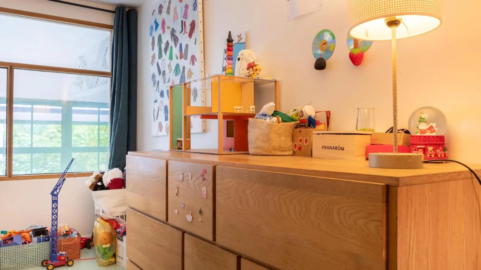Stylish 2Bd Apartment With Balcony Belleville Paris