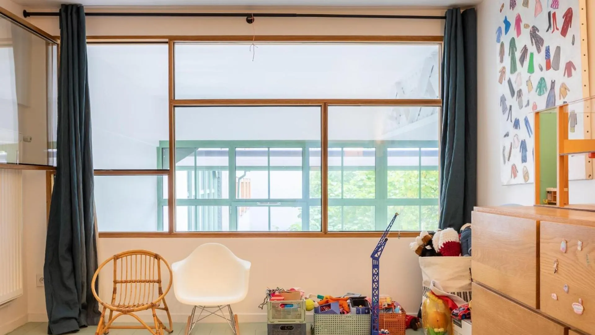 Stylish 2Bd Apartment With Balcony Belleville Paris 0*,  France