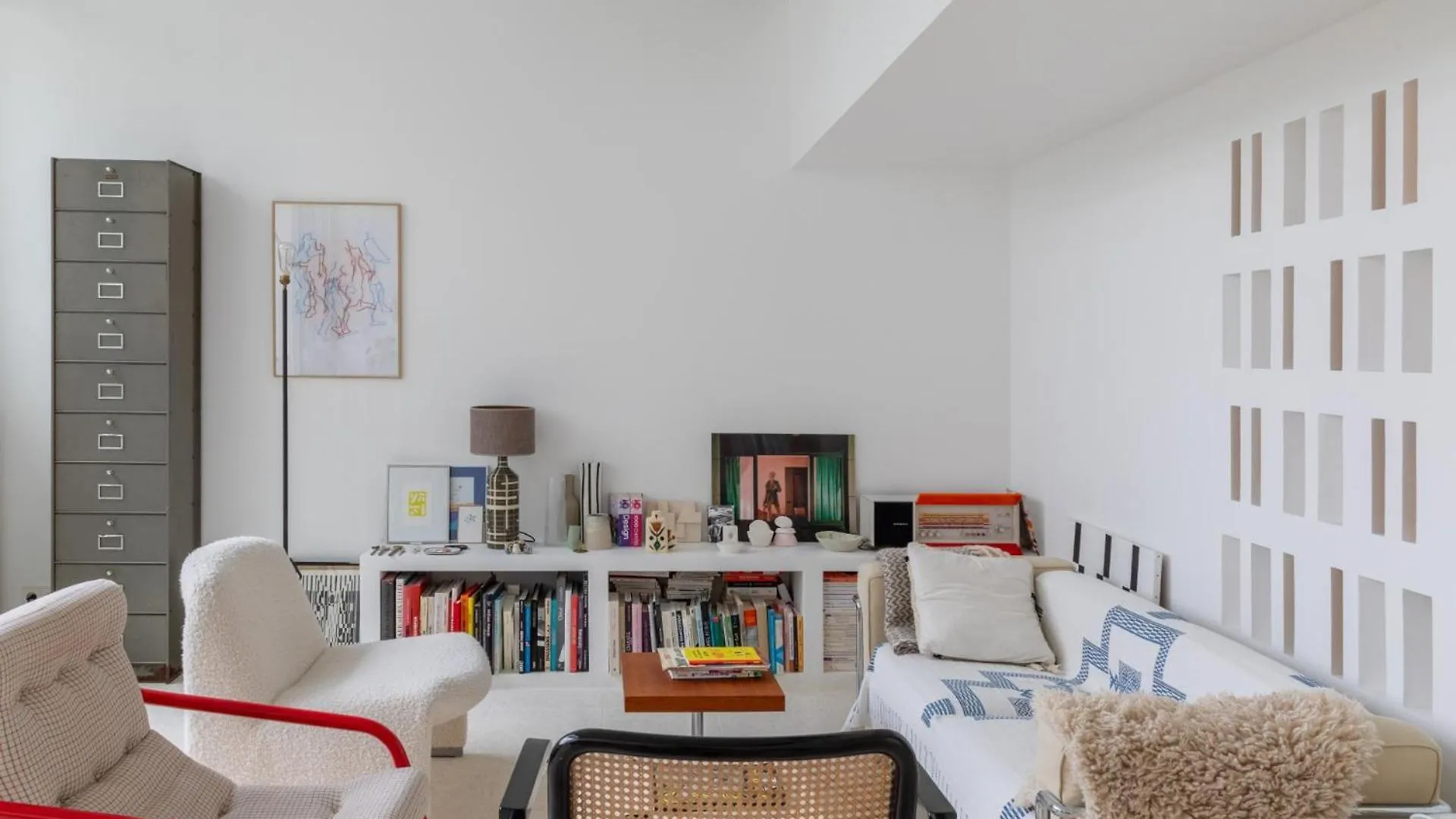 Stylish 2Bd Apartment With Balcony Belleville Paris 0*,  France