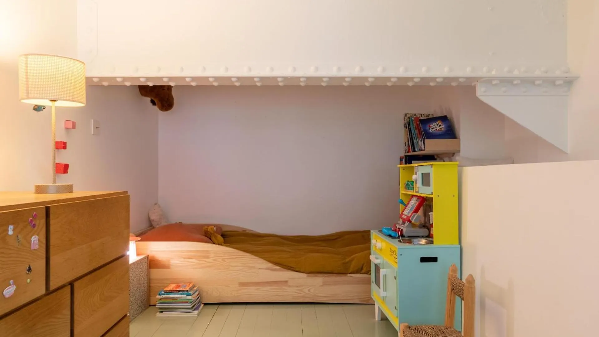 Stylish 2Bd Apartment With Balcony Belleville Paris