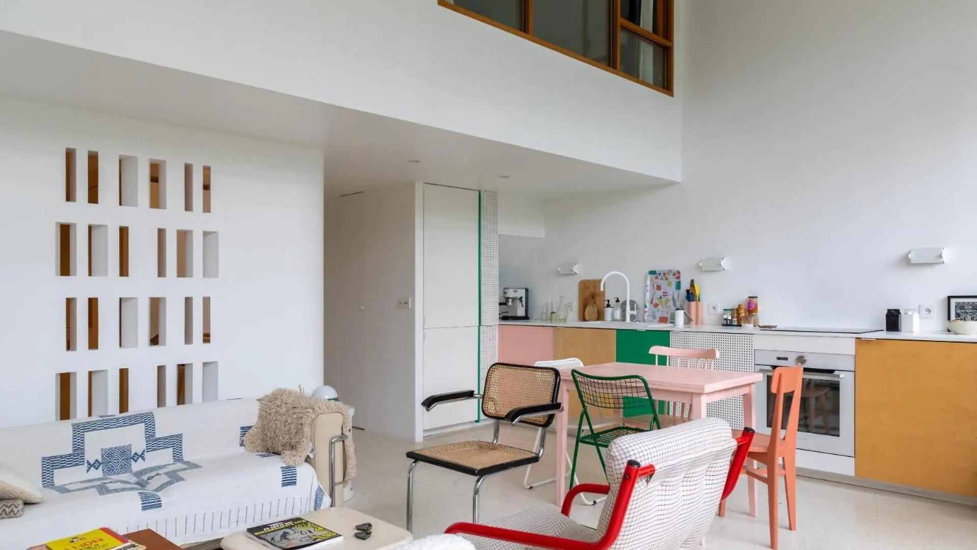 Stylish 2Bd Apartment With Balcony Belleville Paris France