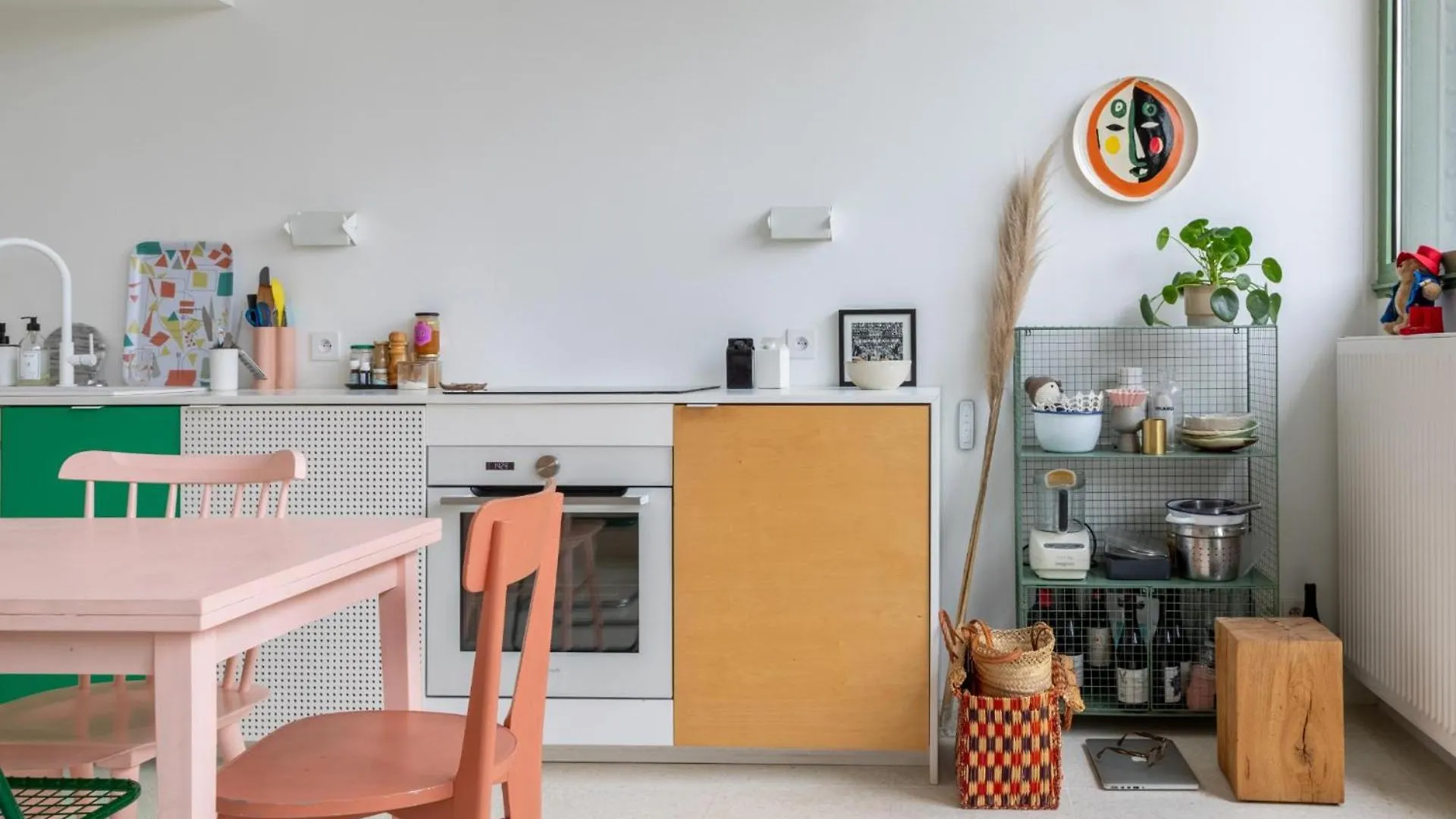 Stylish 2Bd Apartment With Balcony Belleville Paris France