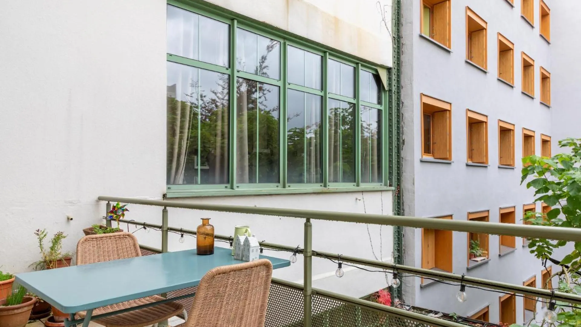 Stylish 2Bd Apartment With Balcony Belleville Paris