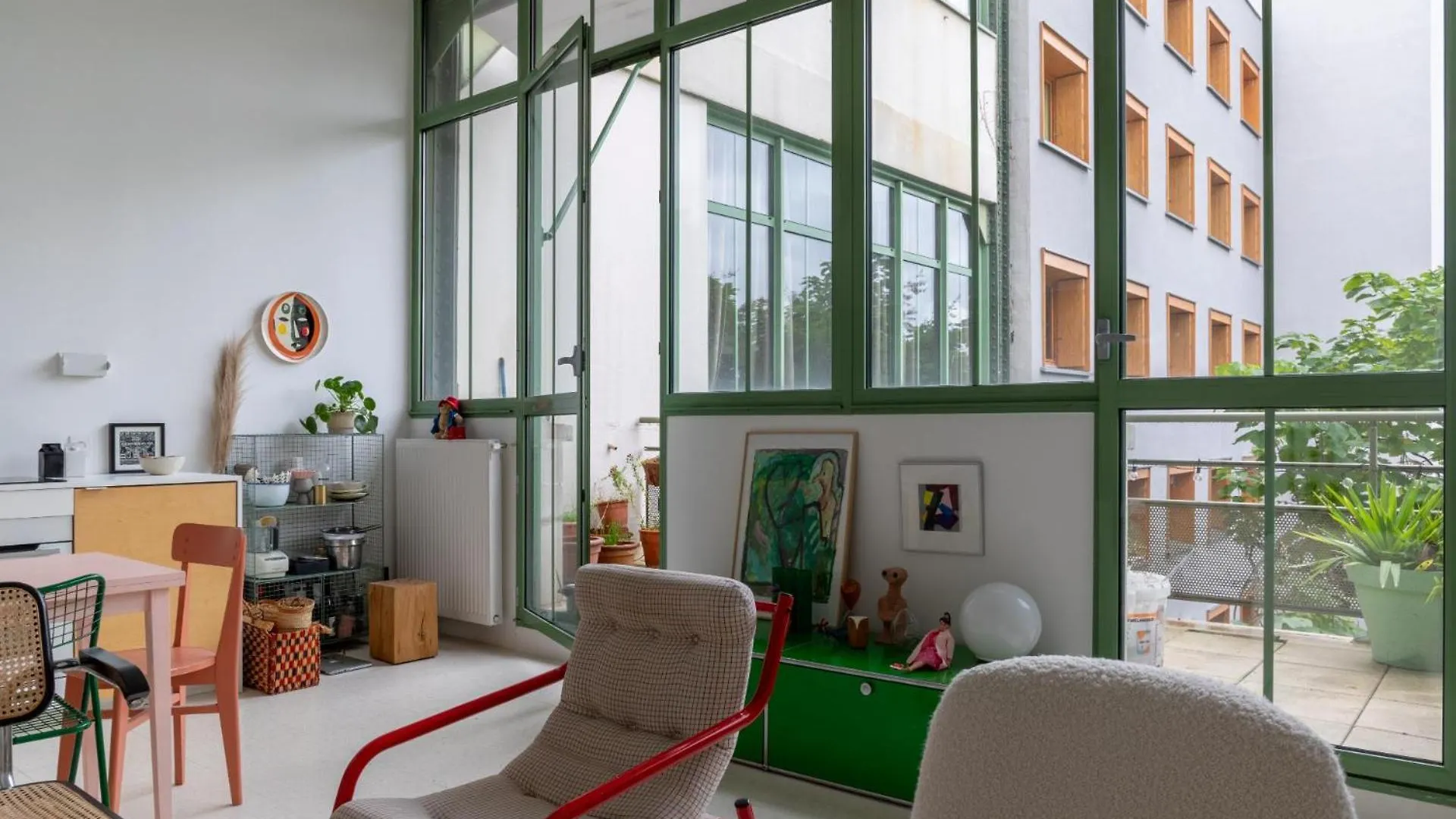 Stylish 2Bd Apartment With Balcony Belleville Paris France